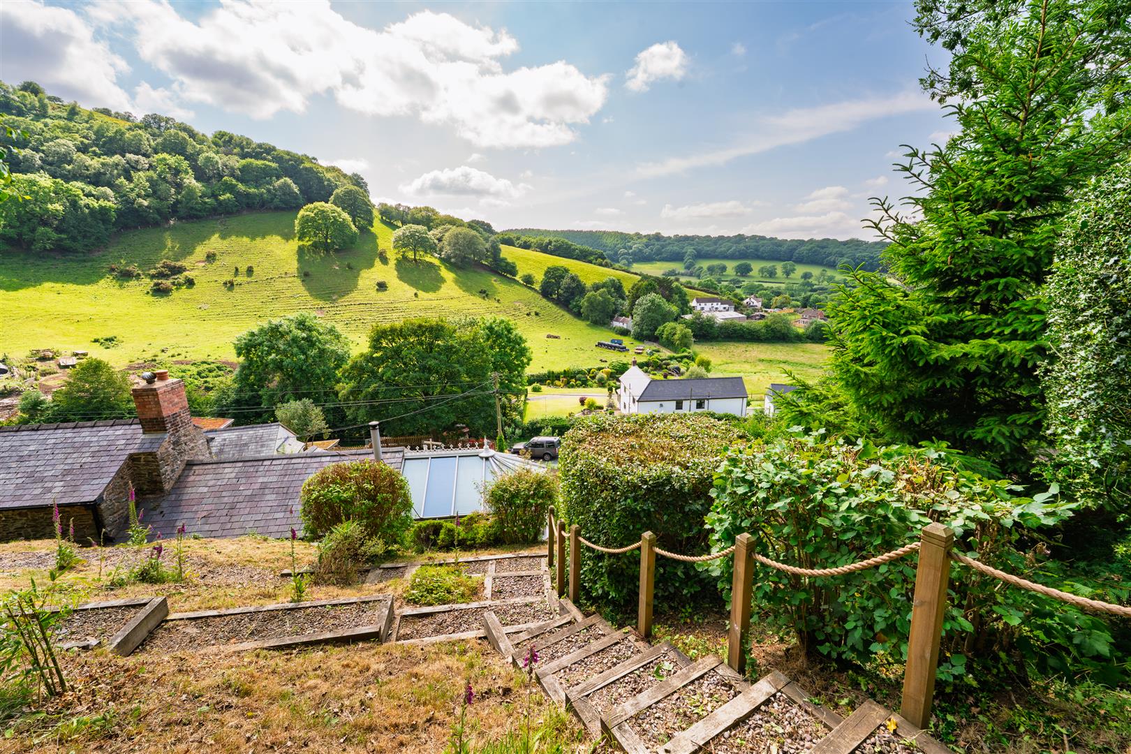 10 Perkins Beach Dingle, Shrewsbury, SY5 0PE For Sale 10 Perkins Beach Dingle, Shrewsbury, SY5 0PE For Sale